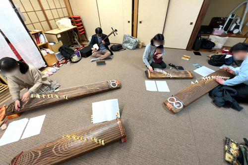 ほうがくのわ 和楽器FAN交流会 2023年2月度スタジオ開放DAY 箏の練習中